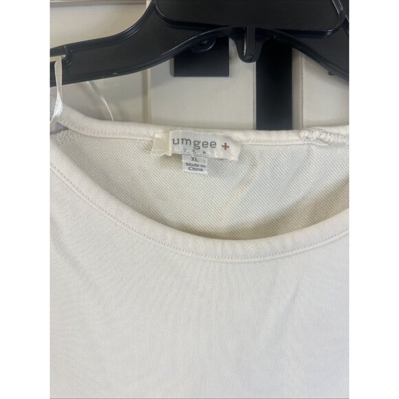 Umgee Animal Print Pale Yellow Leopard Women’s Oversized Top Shirt Size XL - Picture 2 of 6